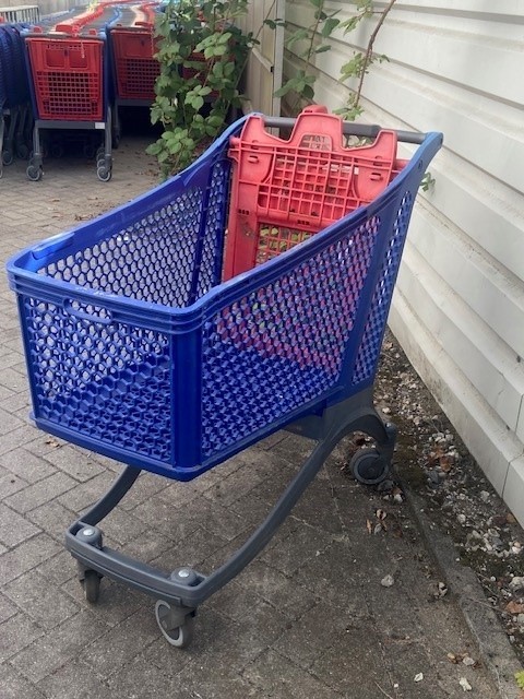 Winkelwagen gebruikt kunststof blauw-rood