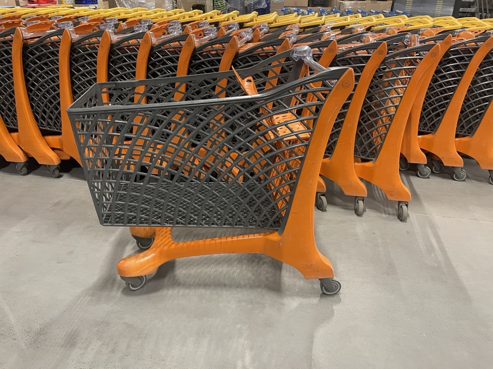 Winkelwagen gebruikt kunststof